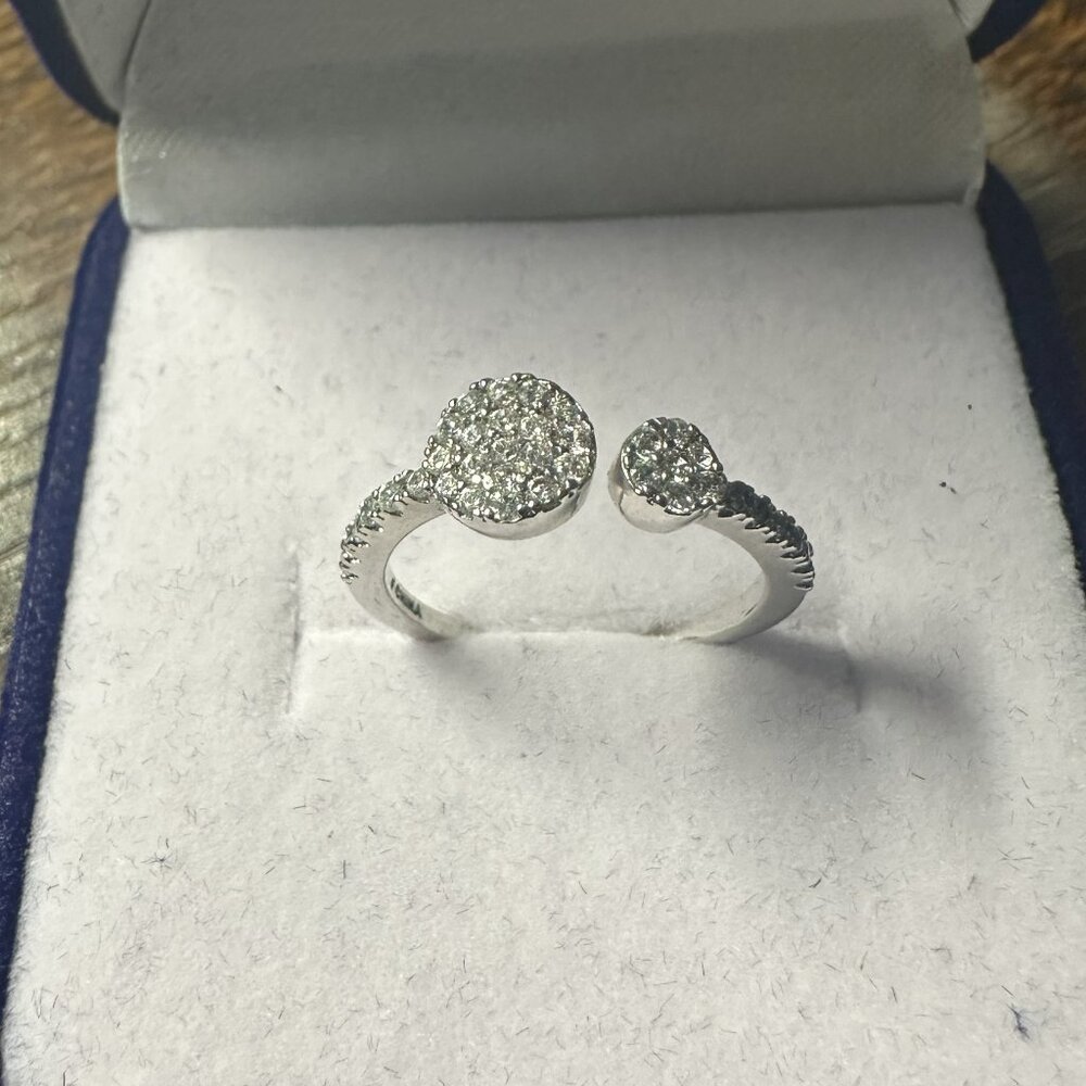 Sterling Silver CZ Stones Circle Ladies Open Ring, size 6, never used